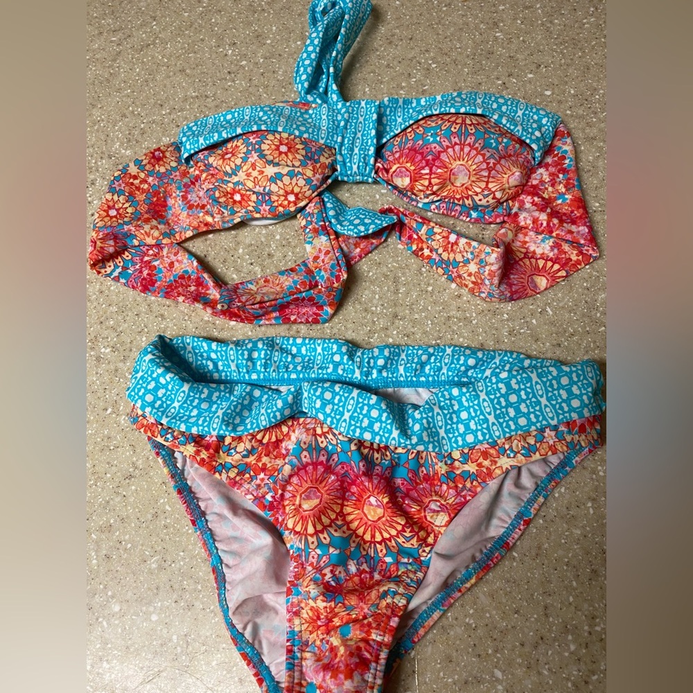 Ladies size 6 Venus 2 piece swimsuit